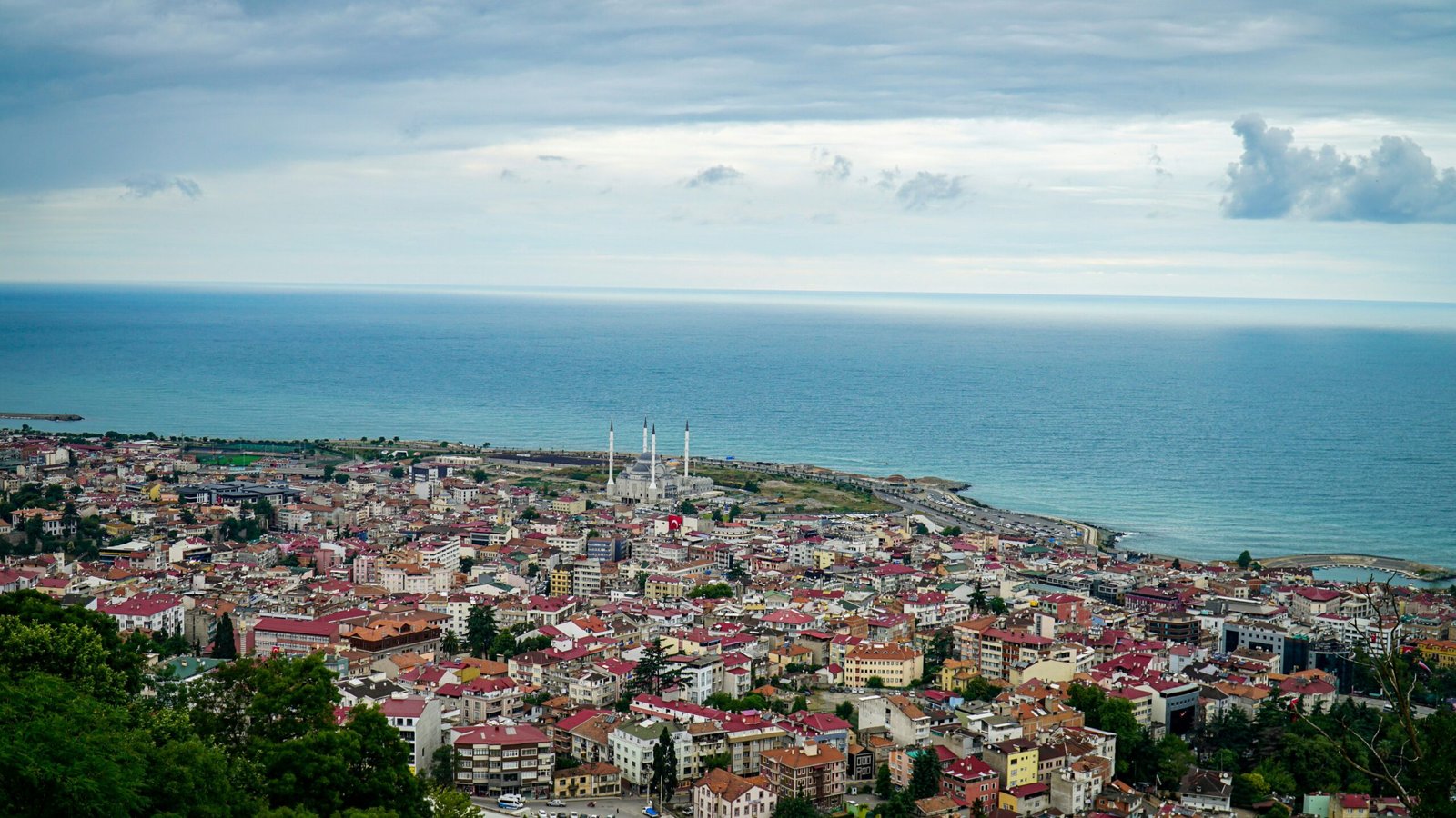 a-city-next-to-the-water-scaled Introduction to Trabzon